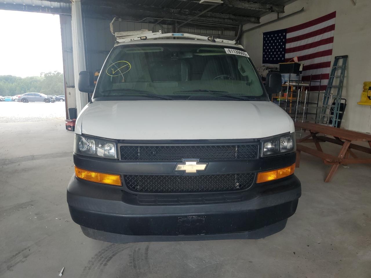 2018 Chevrolet Express G2500 - Фото 5