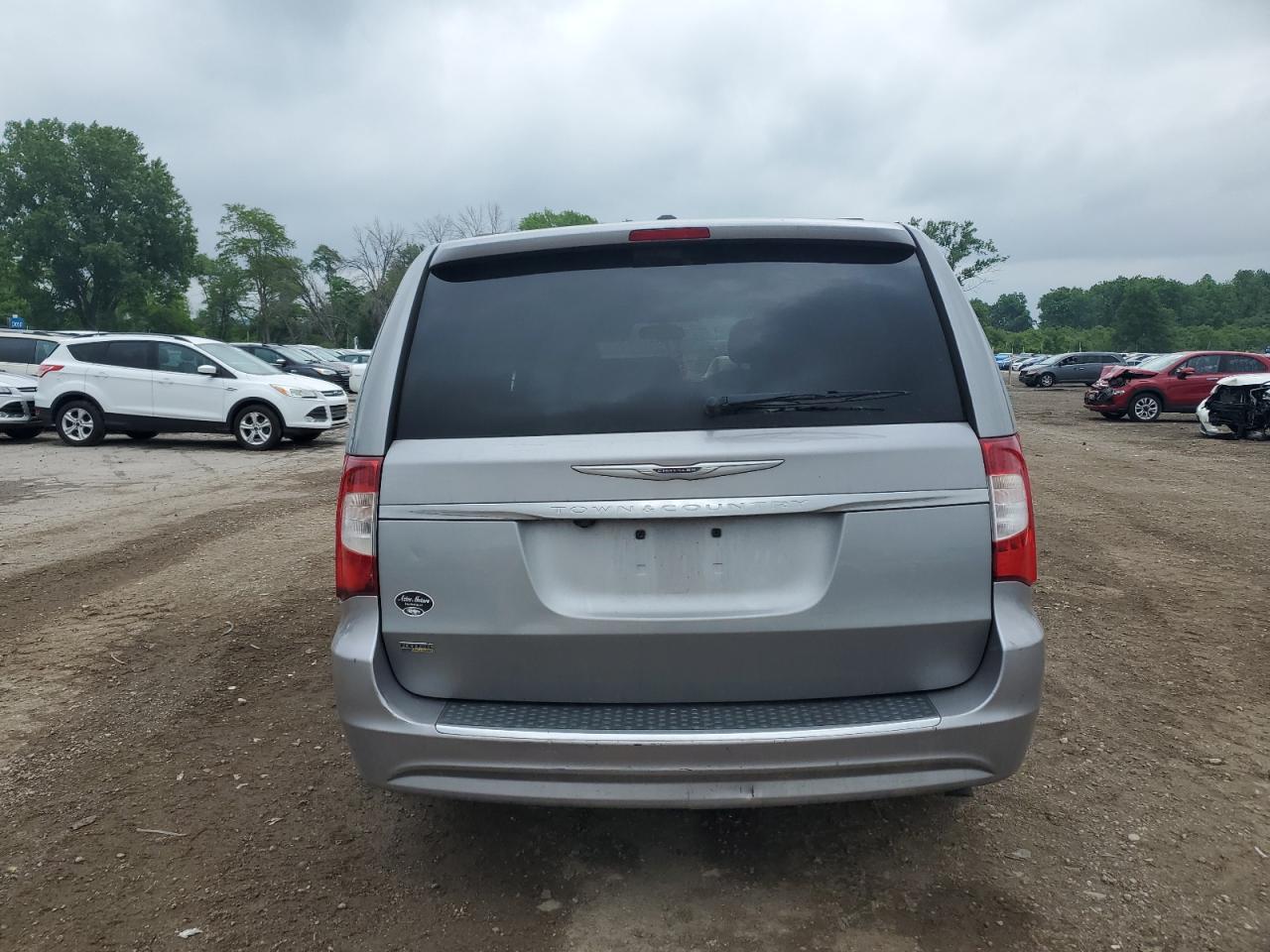 2014 Chrysler Town & Country Touring - Image 6