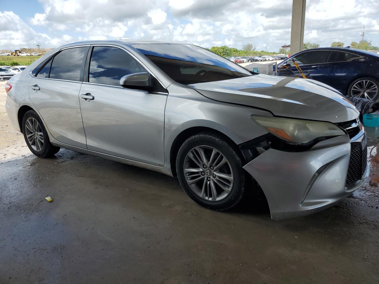 2015 Toyota Camry Le - Image 4