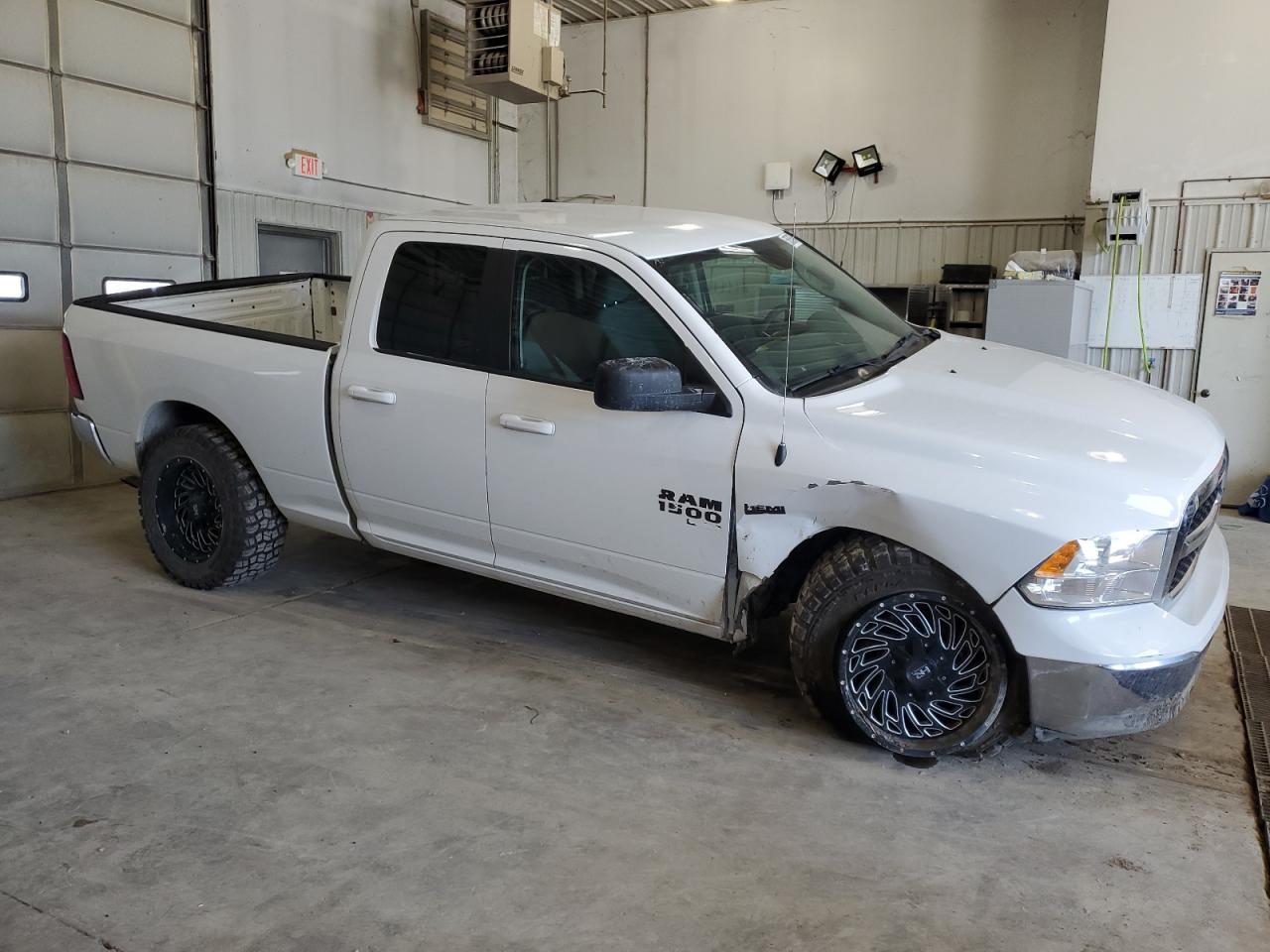 2019 Ram 1500 Classic Slt - Image 4