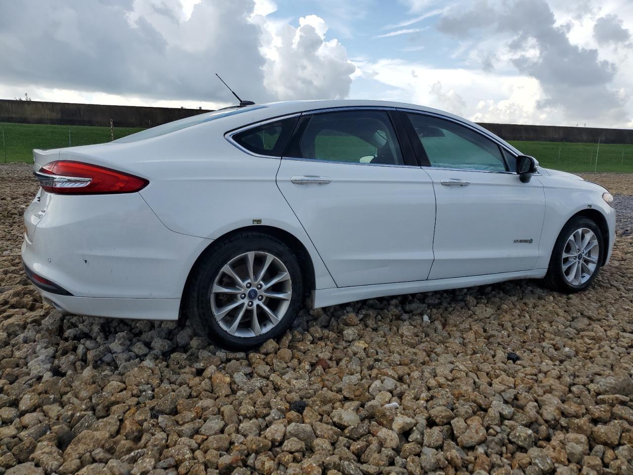 2017 Ford Fusion Se Hybrid - Фото 3