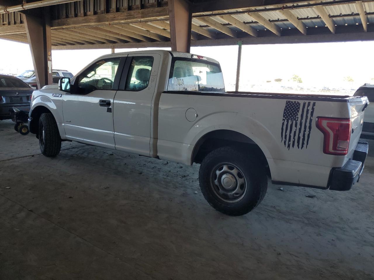 2015 Ford F150 Super Cab - Фото 2