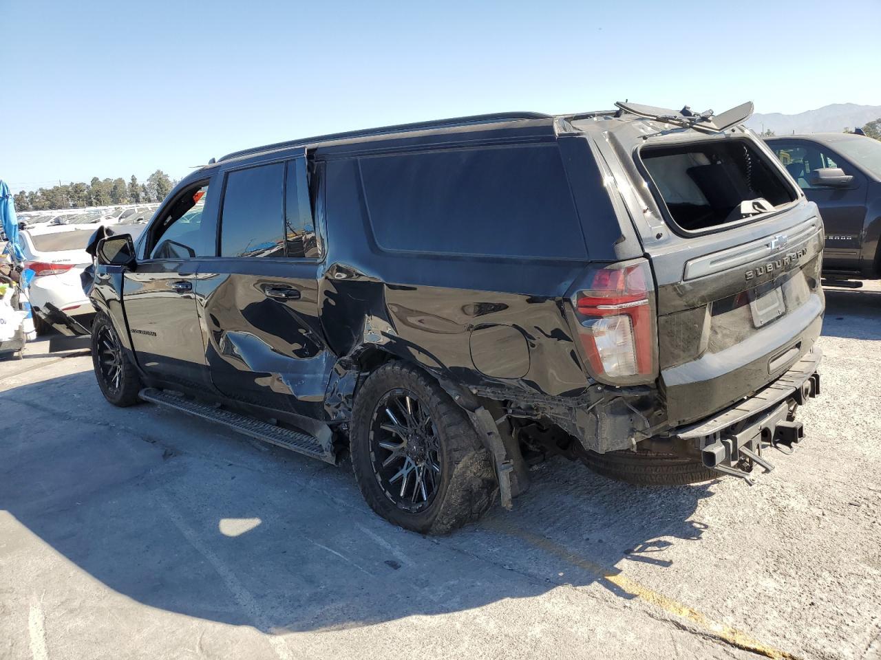 2022 Chevrolet Suburban K1500 Z71 - Фото 2