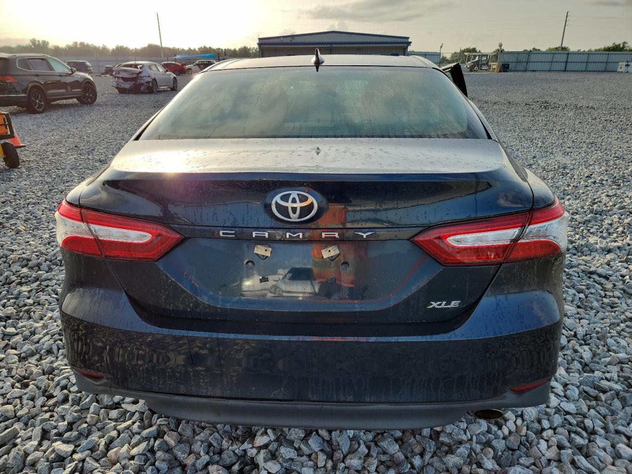 2020 Toyota Camry Xle - Image 6