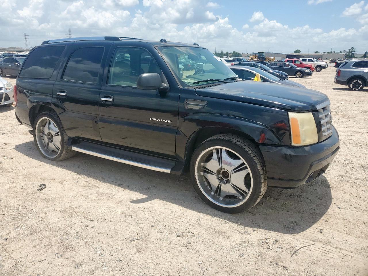 2004 Cadillac Escalade Luxury - Image 4