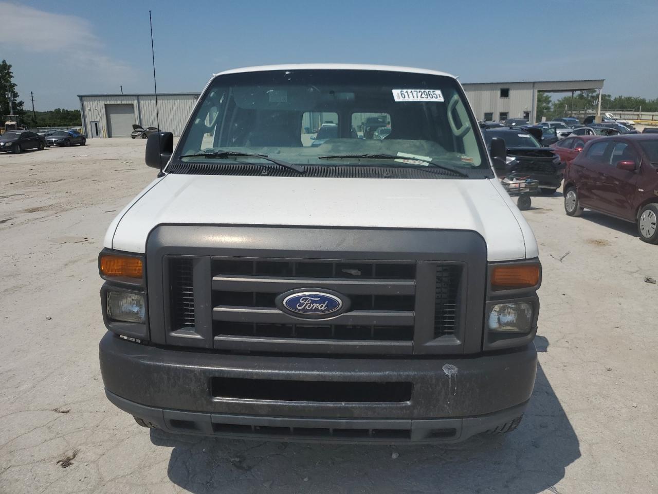 2011 Ford Econoline E250 Van - Фото 5