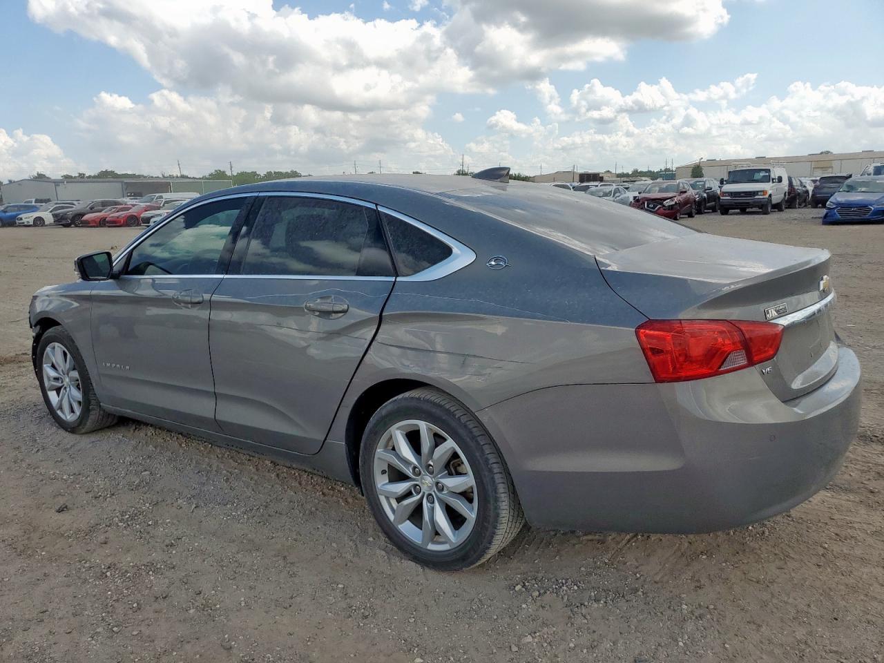 2017 Chevrolet Impala Lt - Фото 2