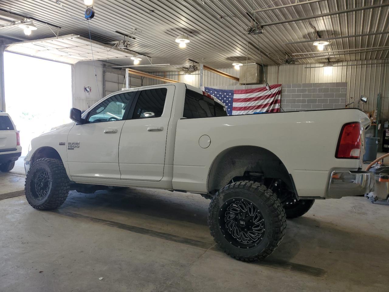 2019 Ram 1500 Classic Slt - Image 2