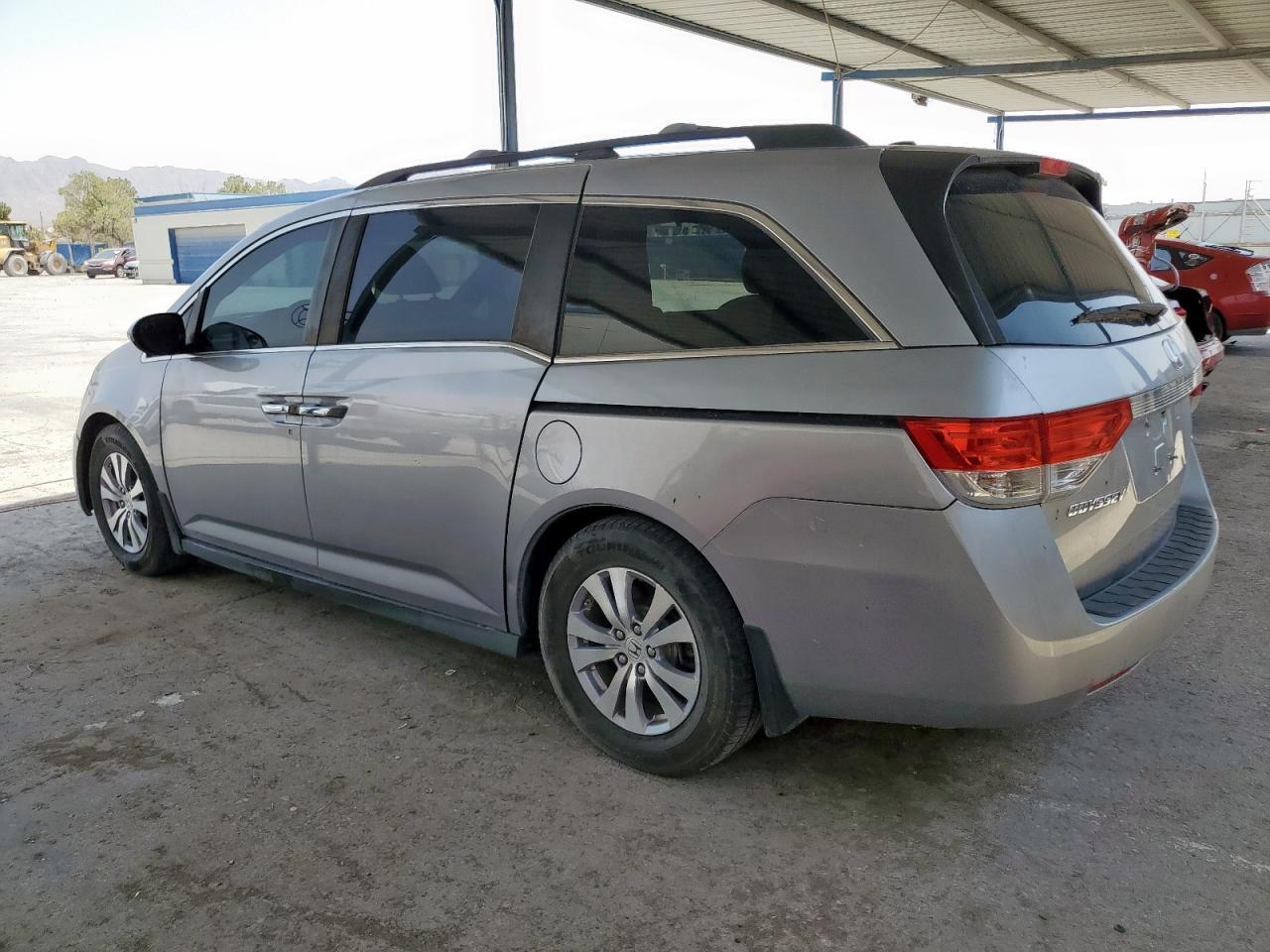 2016 Honda Odyssey Se - Фото 2