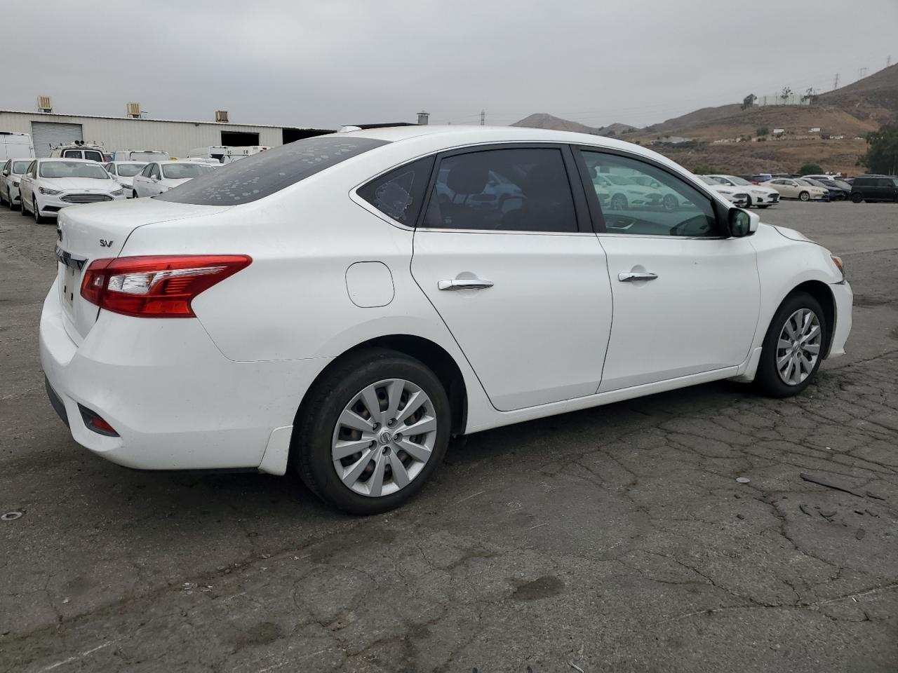 2017 Nissan Sentra S - Фото 3