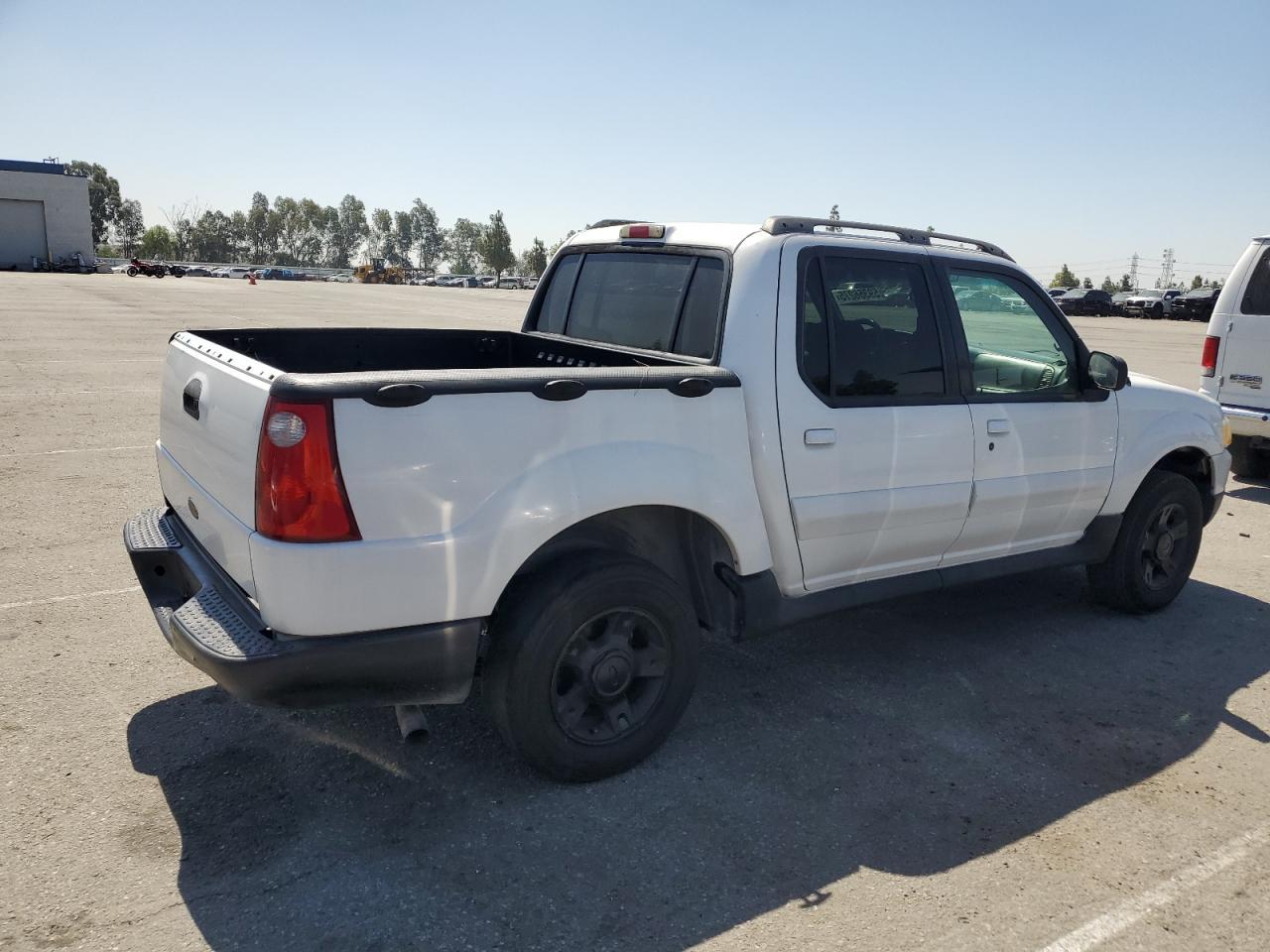 2002 Ford Explorer Sport Trac - Image 3