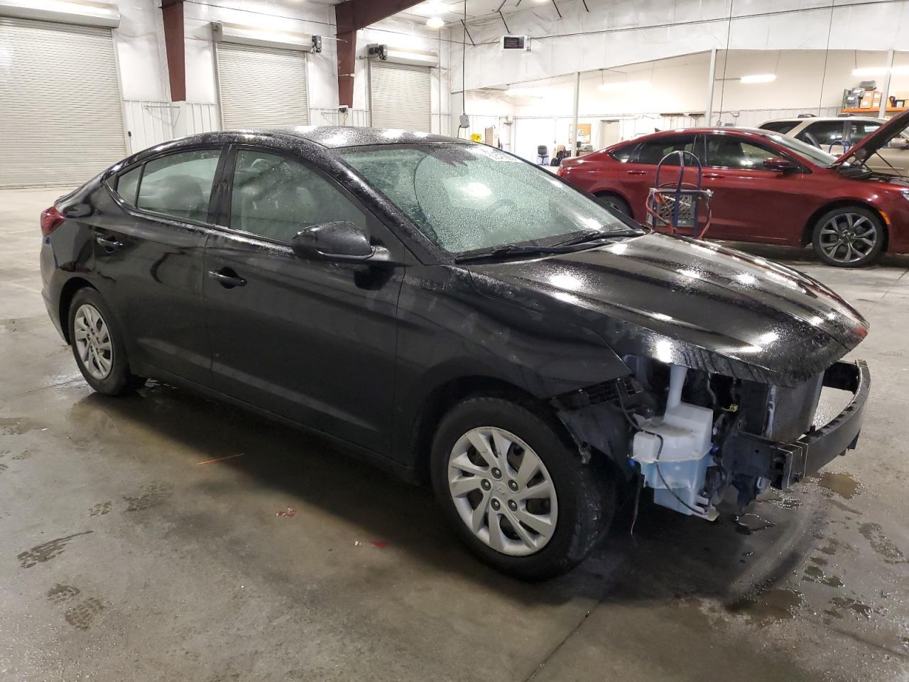 2020 Hyundai Elantra Se - Image 4