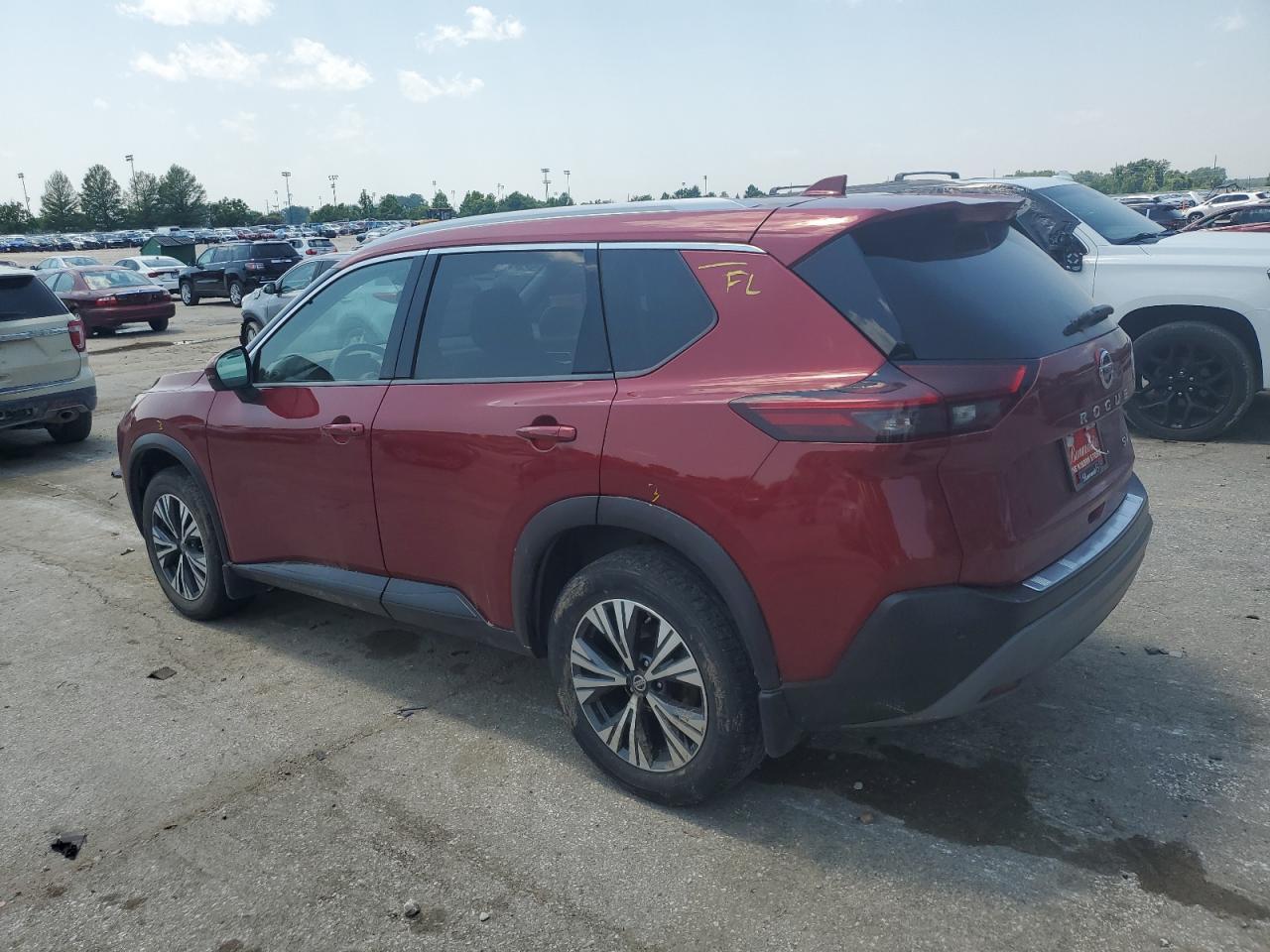 2021 Nissan Rogue Sv - Image 2