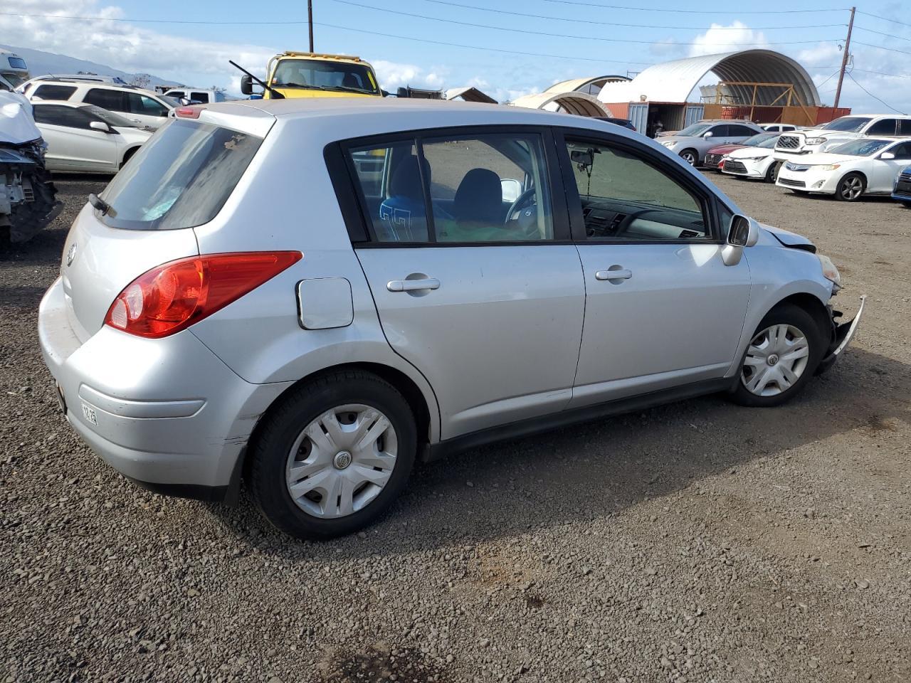 2011 Nissan Versa S - Image 3