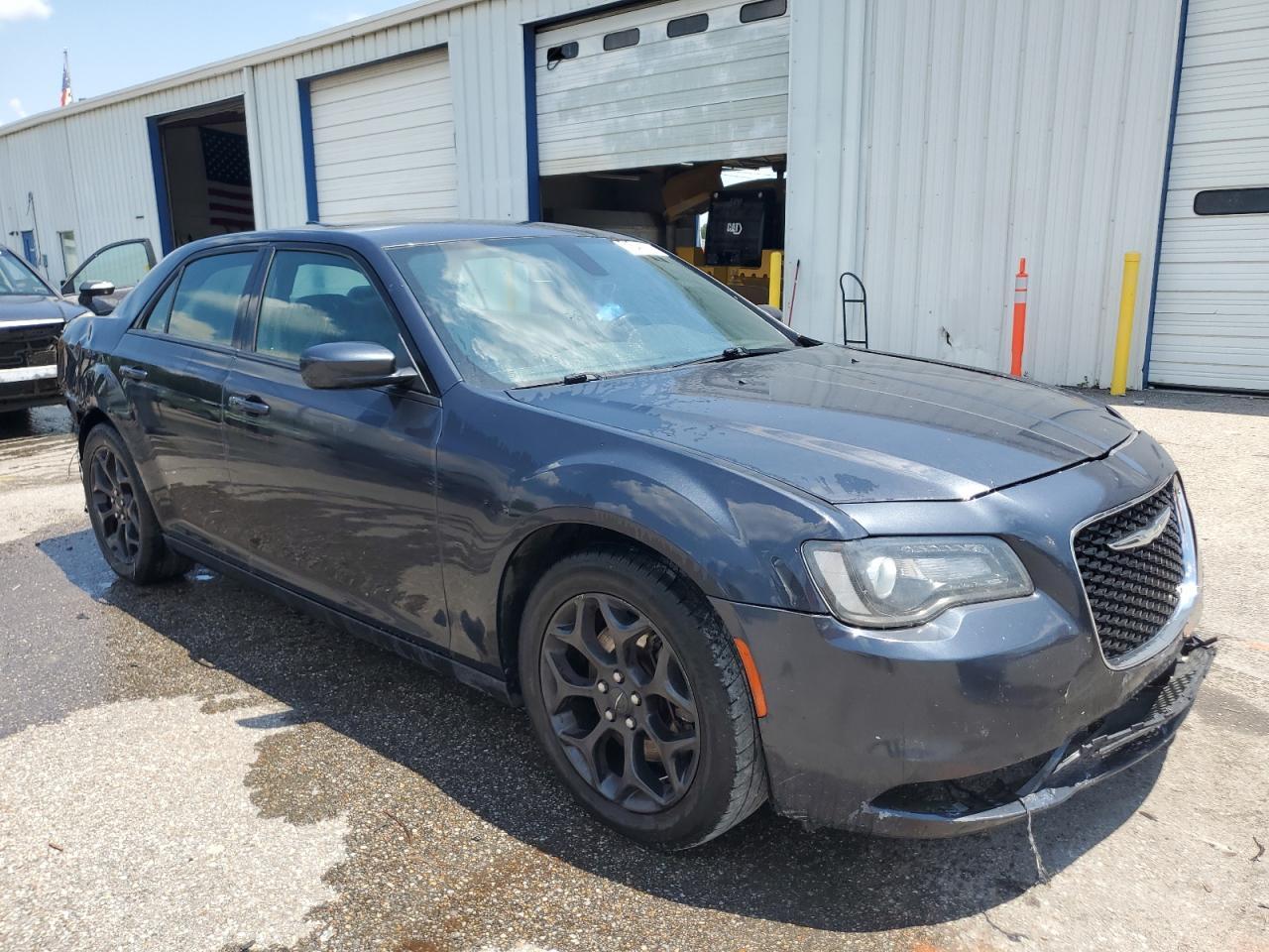 2019 Chrysler 300C - Фото 4