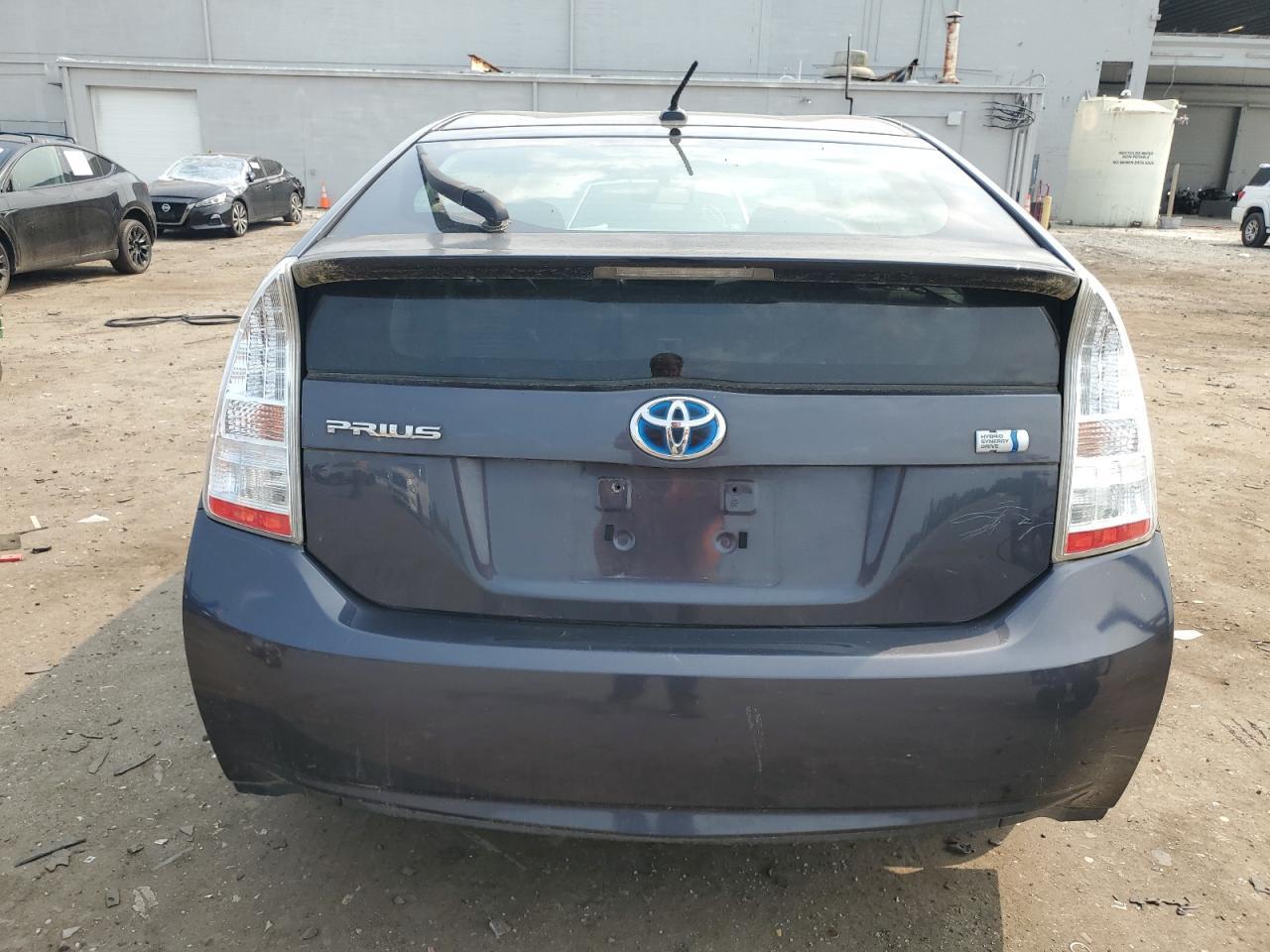 2011 Toyota Prius - Фото 6