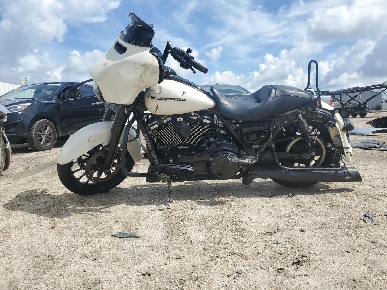 2018 Harley-Davidson Flhxs Street Glide Special - Image 3