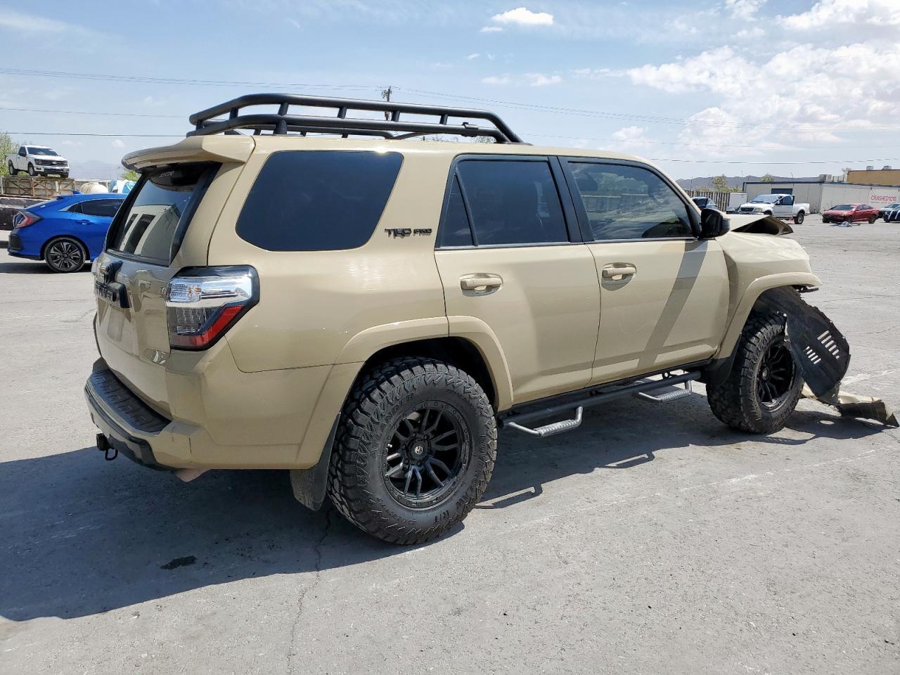 2016 Toyota 4Runner Sr5/Sr5 Premium - Image 3