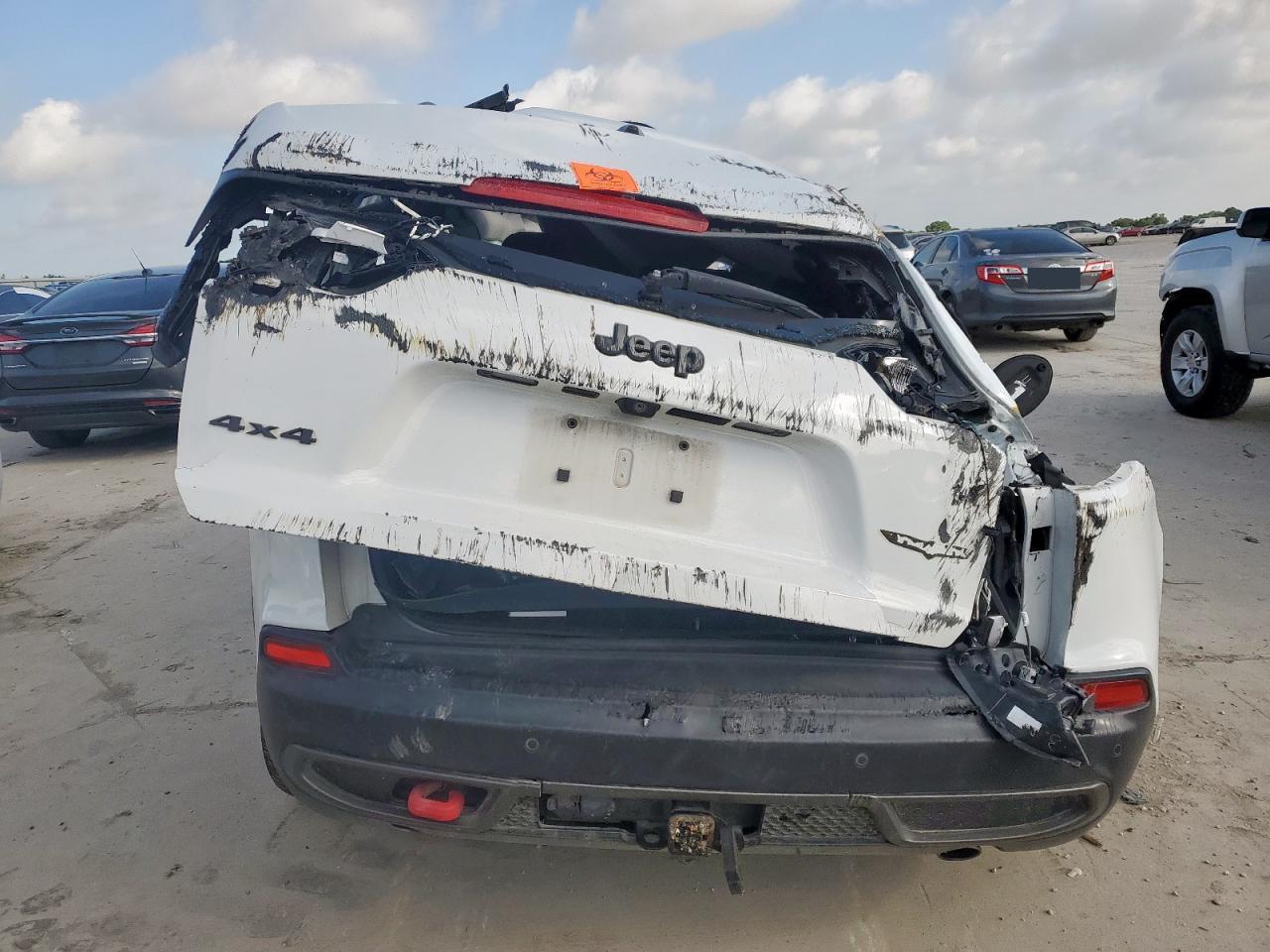 2019 Jeep Cherokee Trailhawk - Image 6