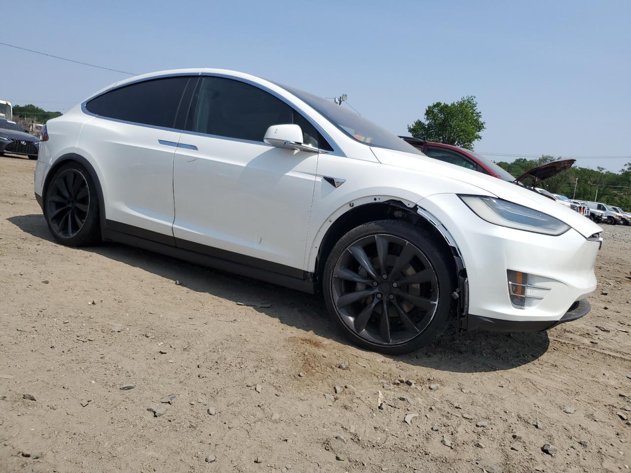 2017 Tesla Model X - Фото 4