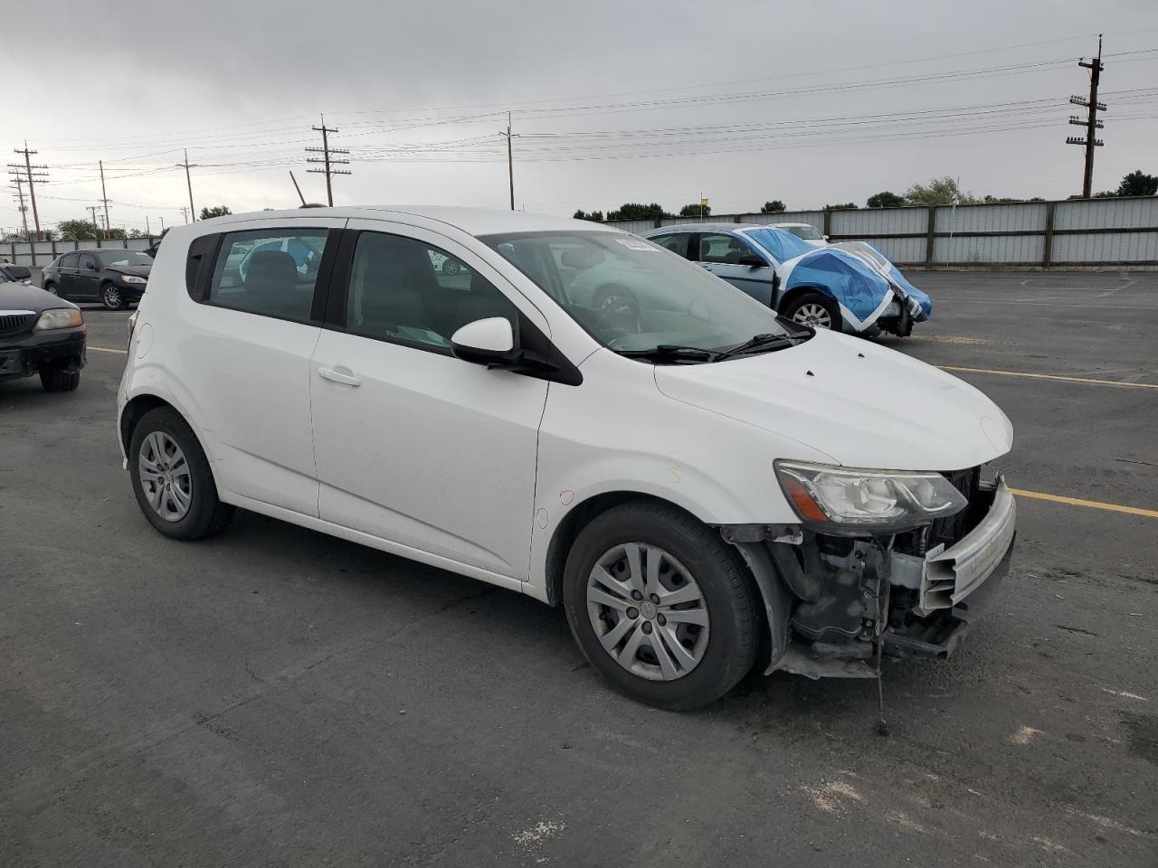 2017 Chevrolet Sonic - Фото 4