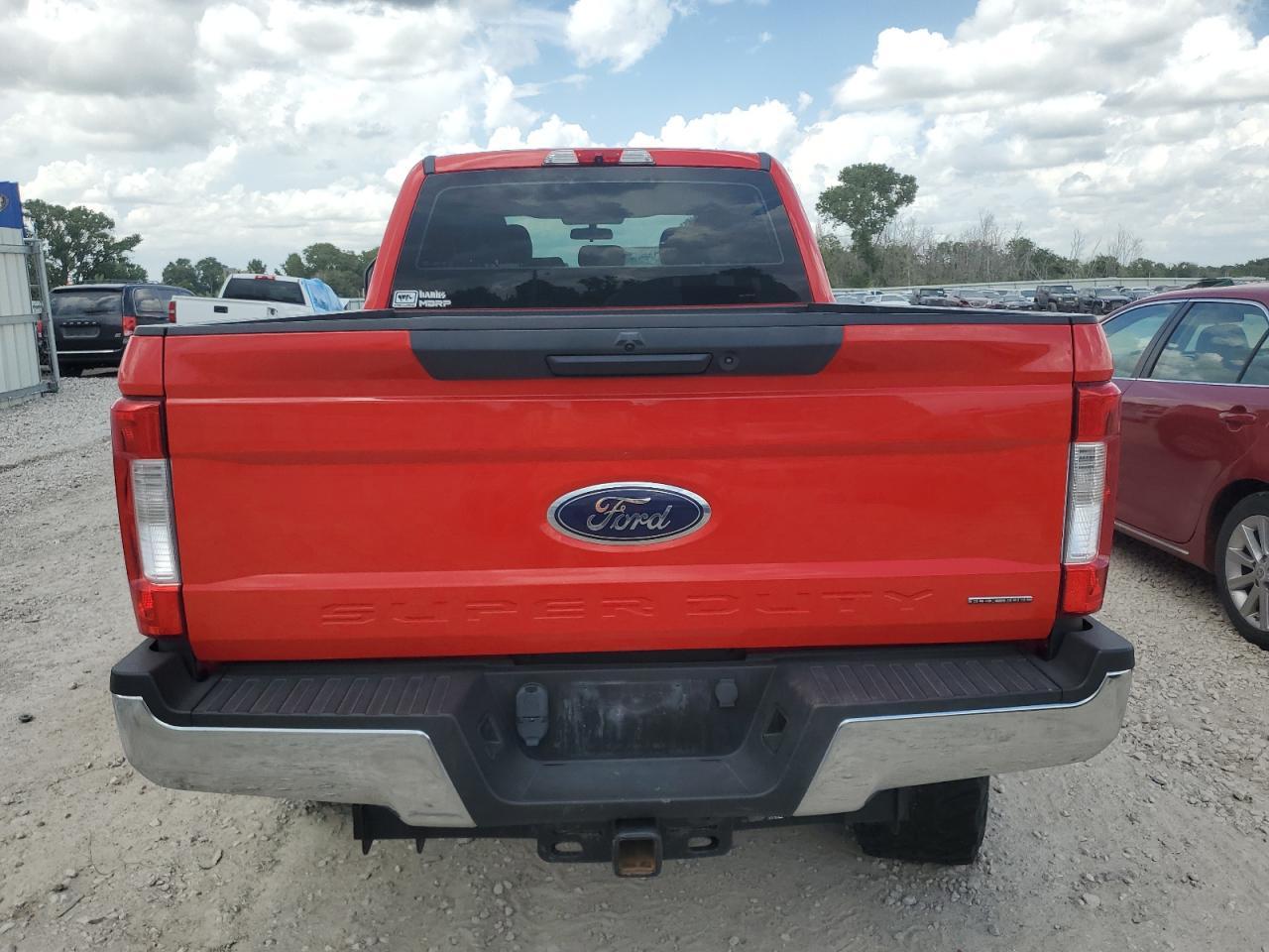 2017 Ford F250 Super Duty - Фото 6