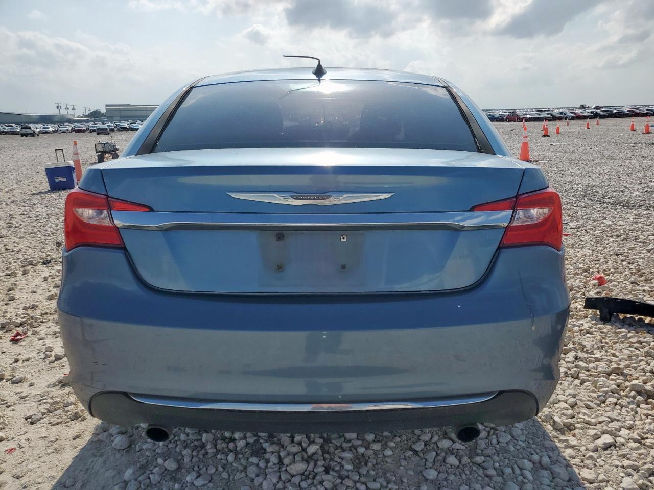 2011 Chrysler 200 Limited - Image 6