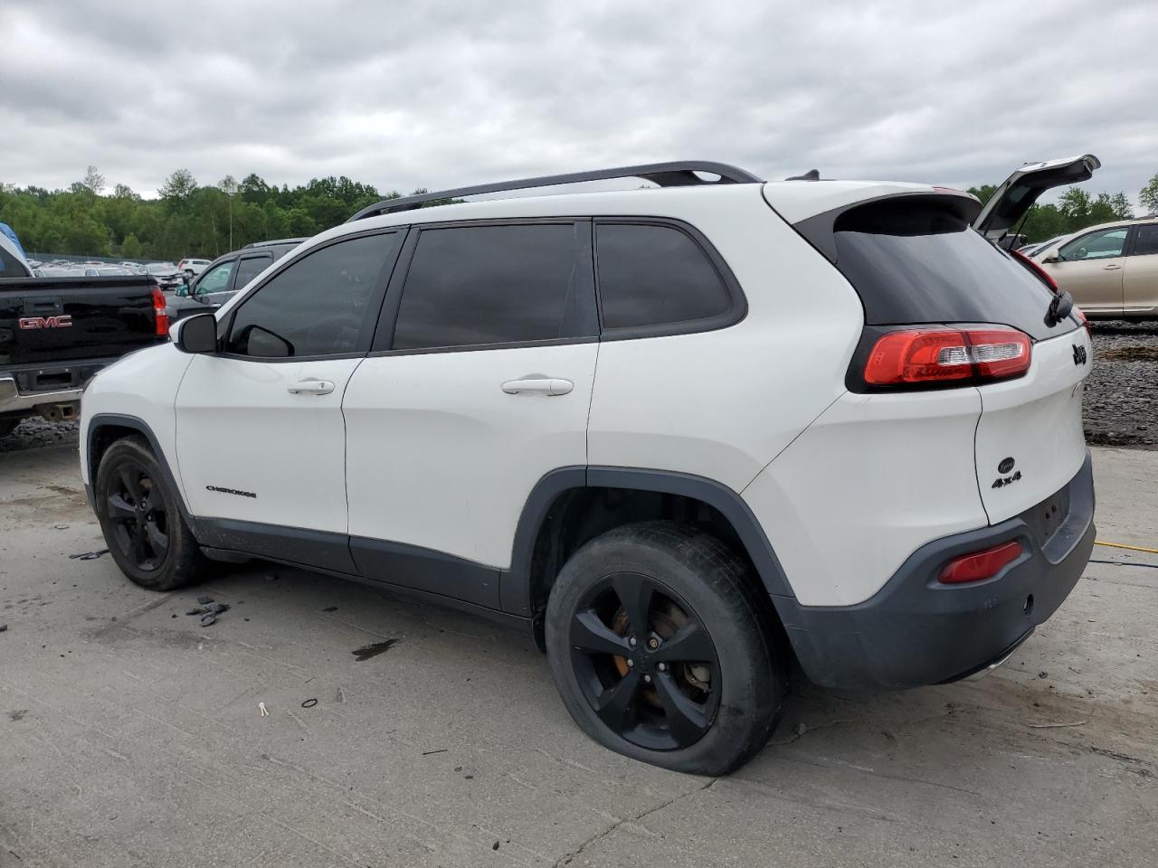 2015 Jeep Cherokee Latitude - Image 2
