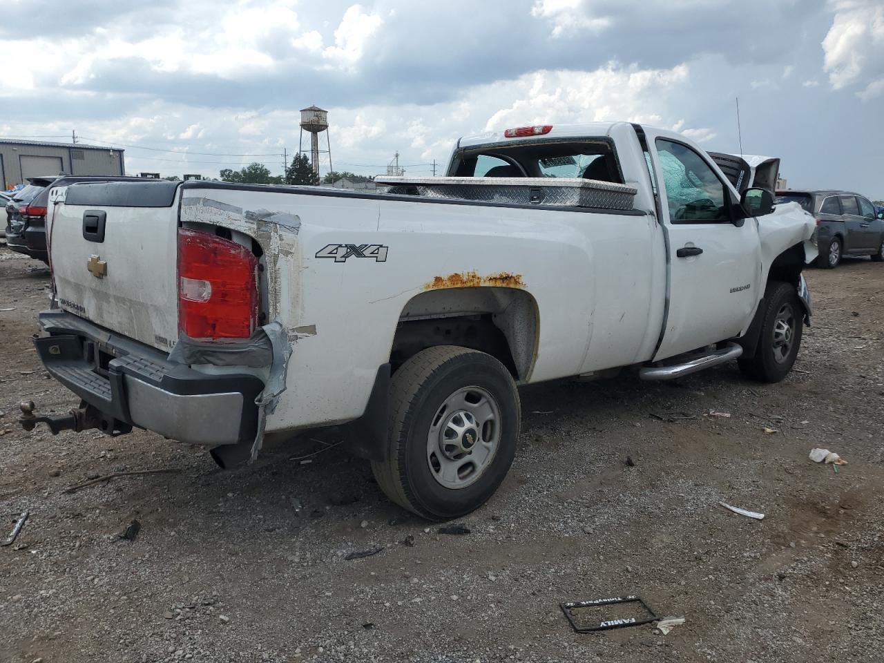 2014 Chevrolet Silverado K2500 Heavy Duty K2500 Heavy Duty - Image 3