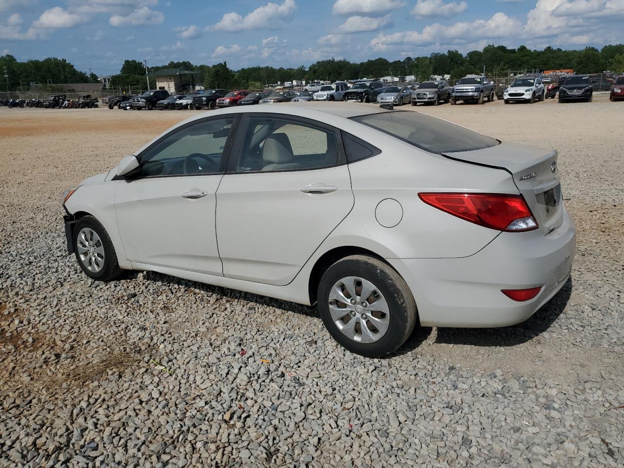 2016 Hyundai Accent Se - Image 2
