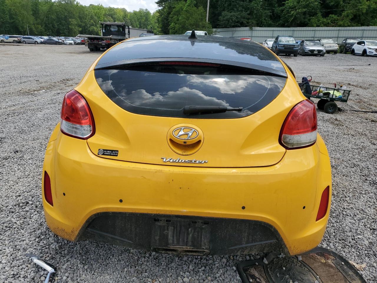 2015 Hyundai Veloster Base - Image 6