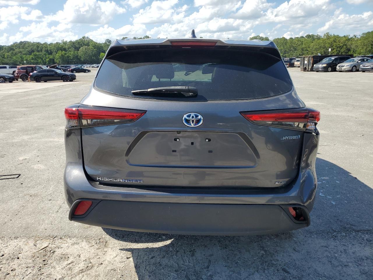 2020 Toyota Highlander Hybrid Xle - Image 6