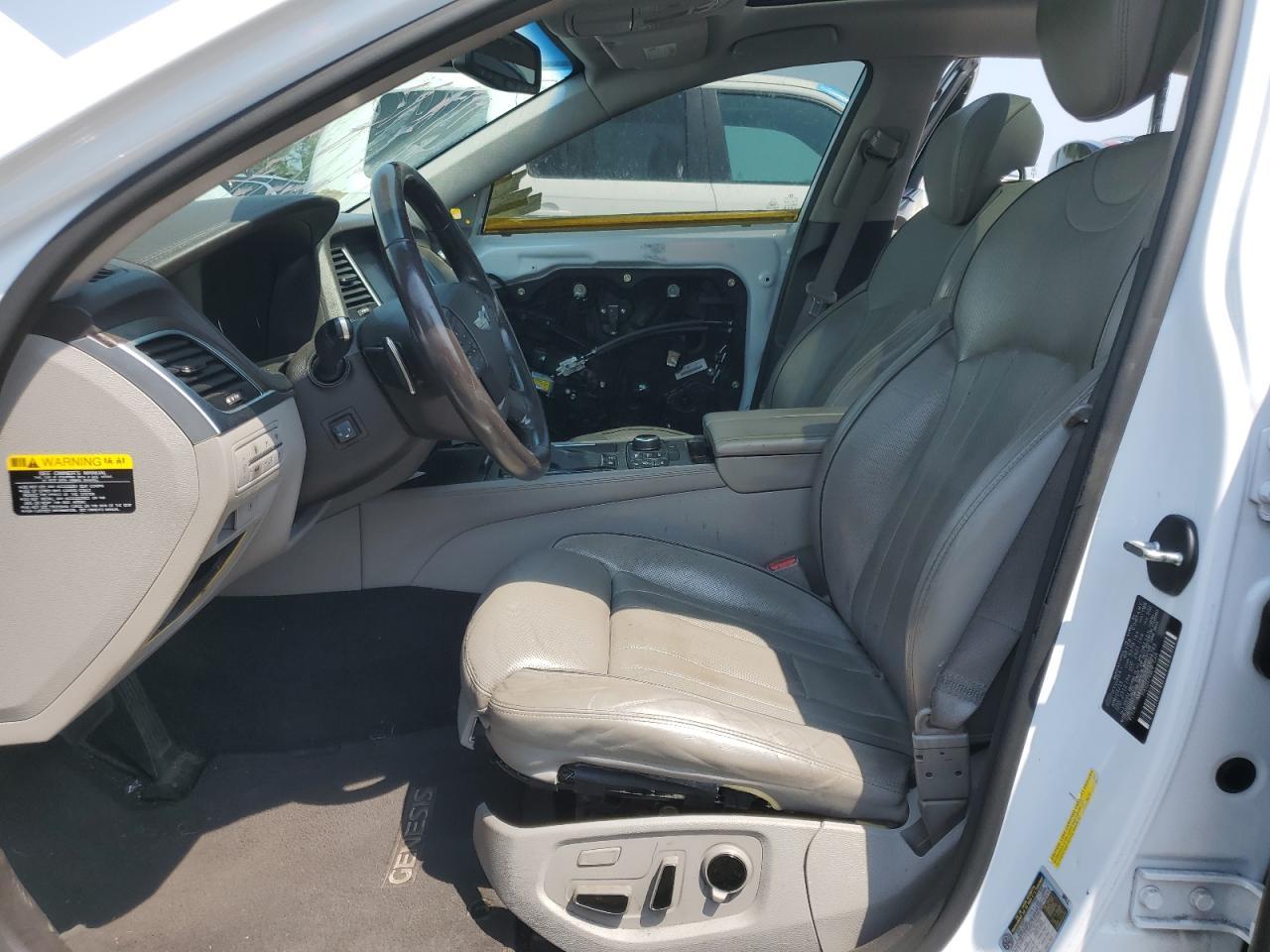 2015 Hyundai Genesis 3.8L - Image 7