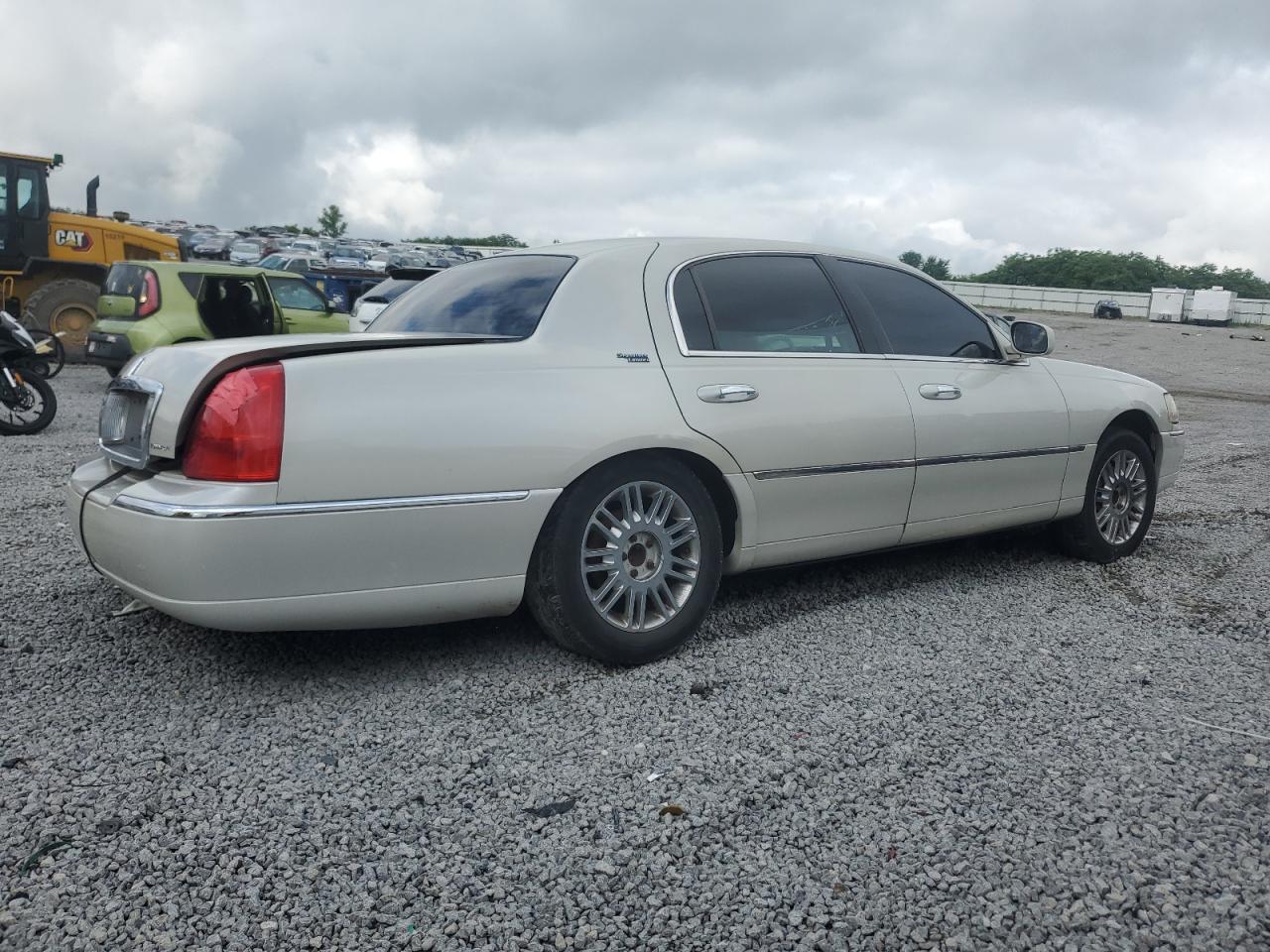 2007 Lincoln Town Car Signature Limited - Фото 3