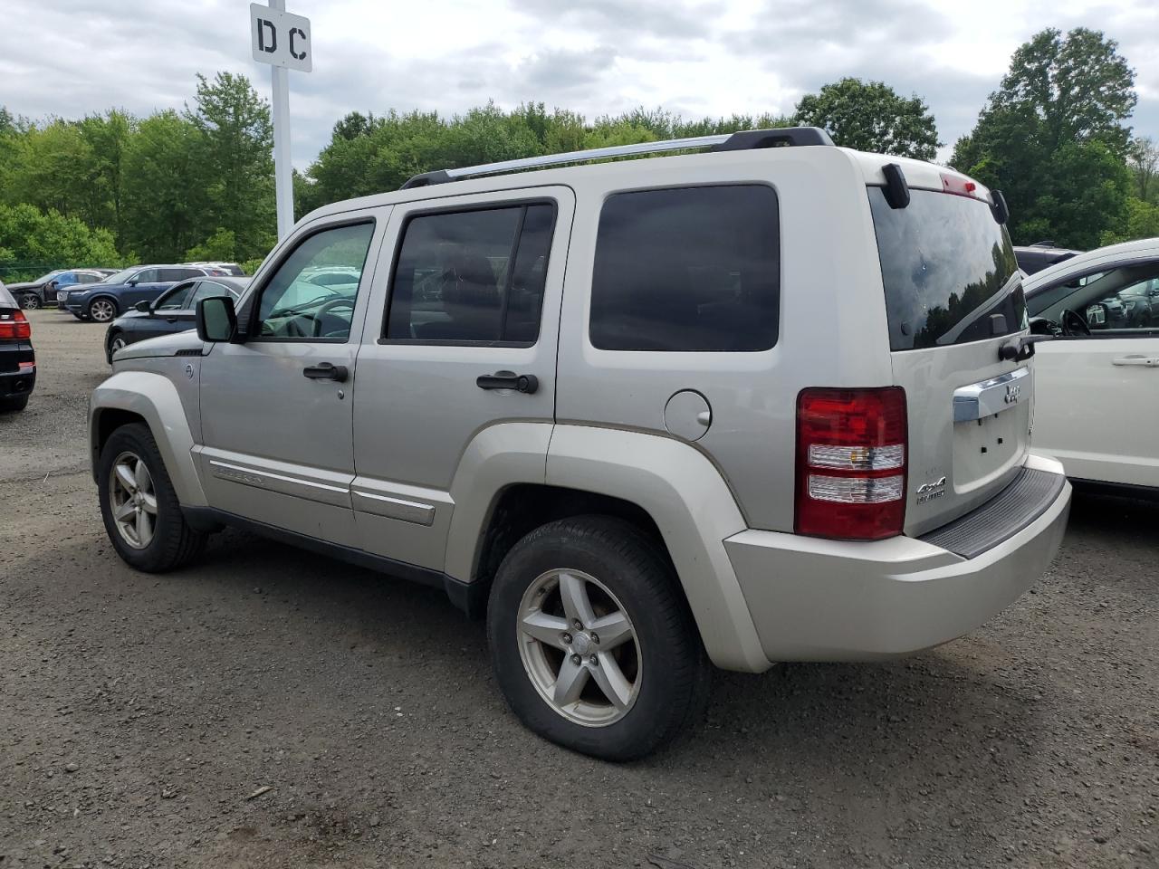 2008 Jeep Liberty Limited - Image 2