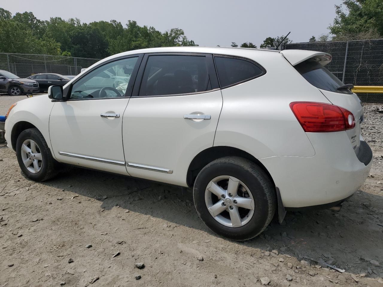 2013 Nissan Rogue S - Фото 2