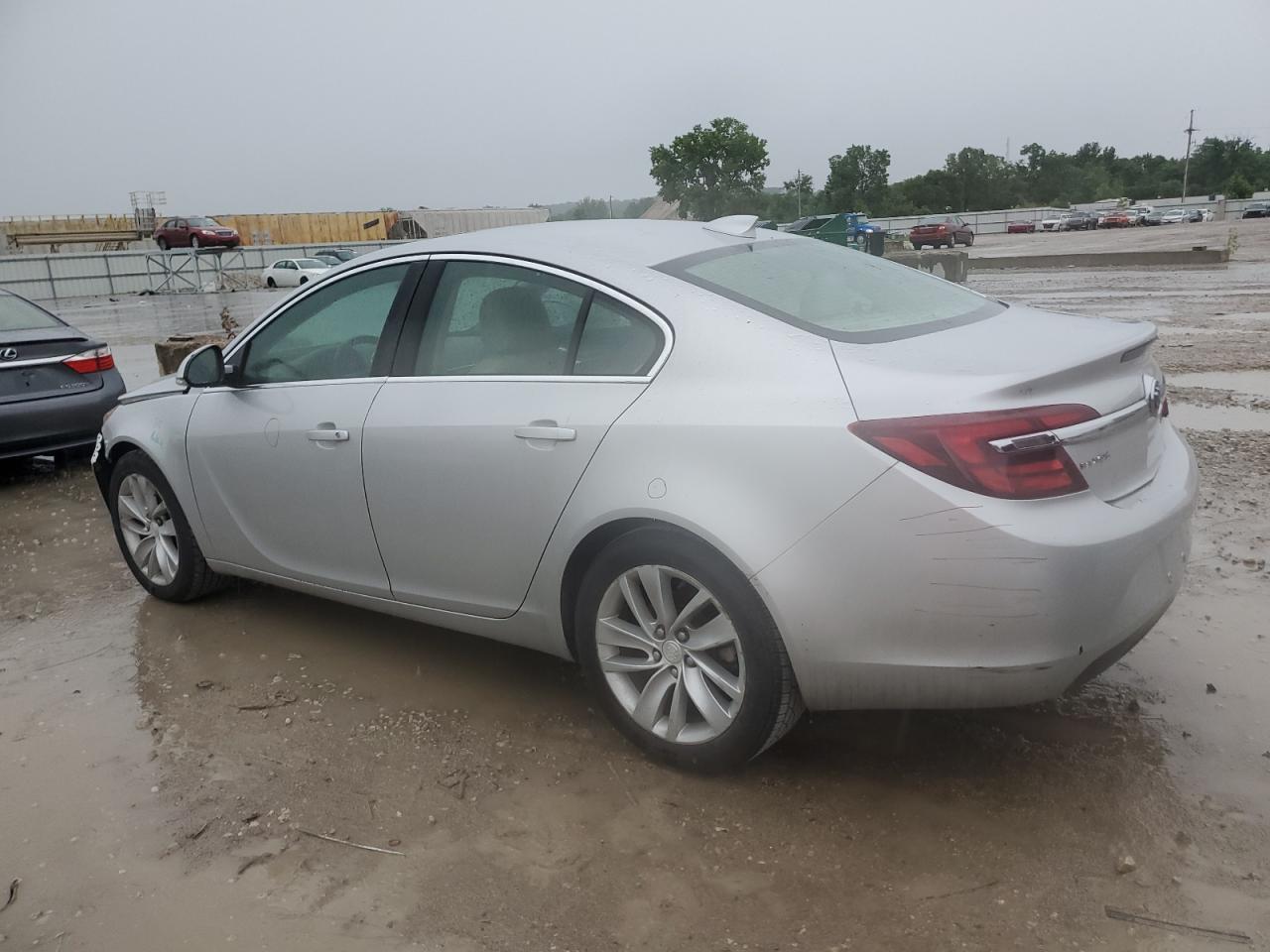 2015 Buick Regal - Image 2
