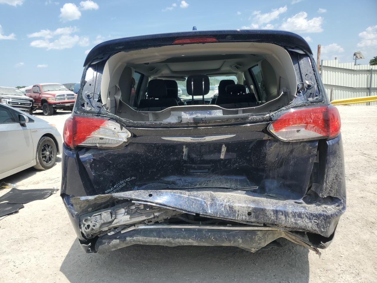 2018 Chrysler Pacifica Touring L Plus - Image 6