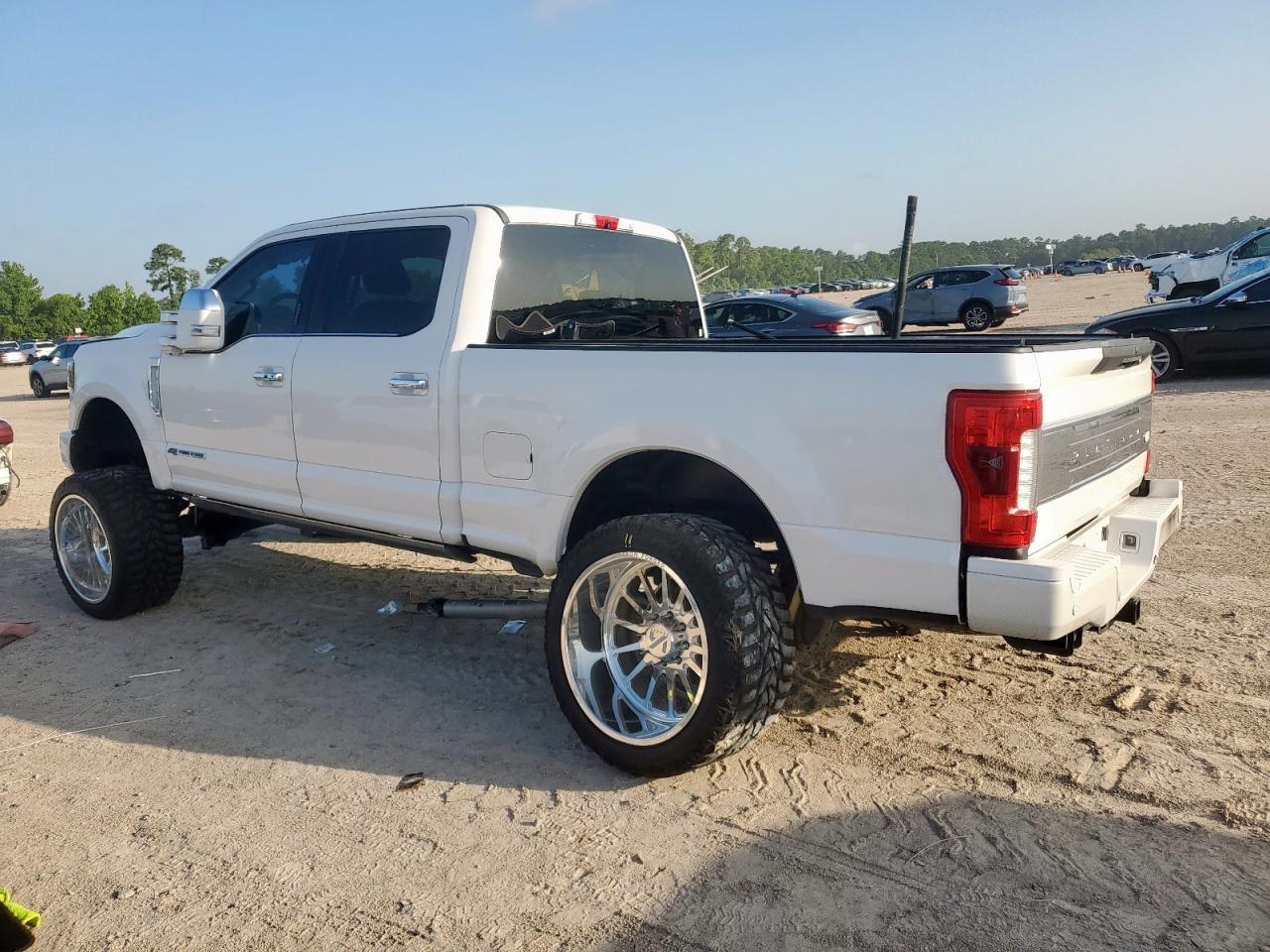 2017 Ford F250 Super Duty - Фото 2