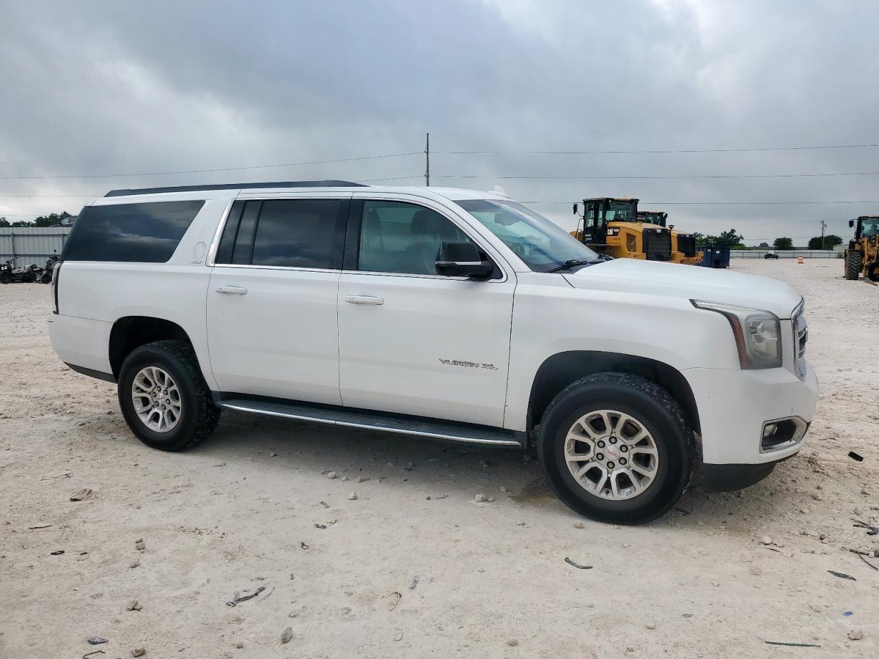 2017 GMC Yukon Xl K1500 Slt - Image 4