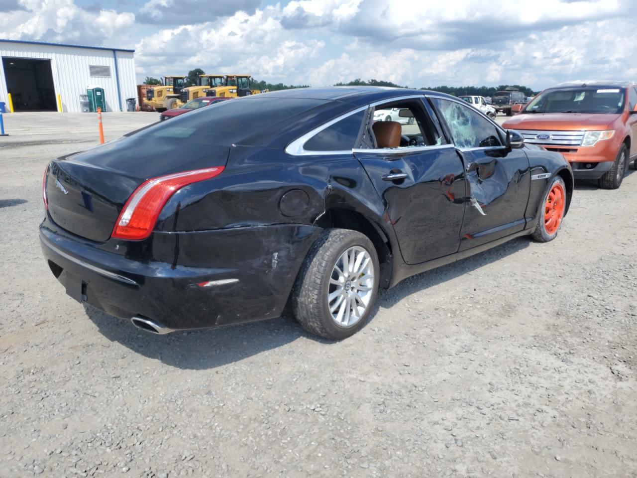 2012 Jaguar Xj - Image 3