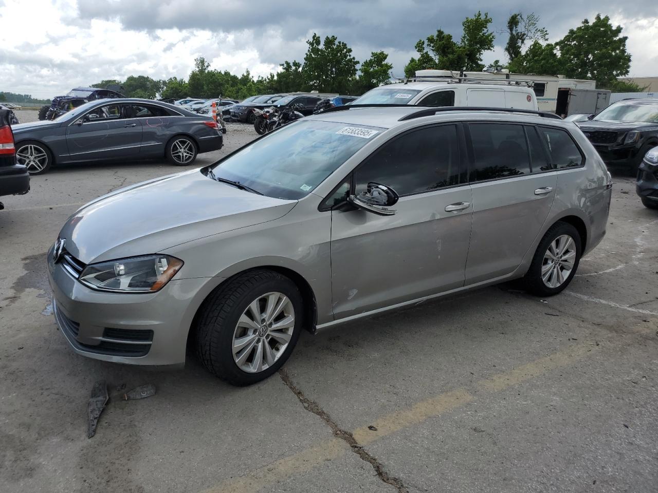 2017 Volkswagen Golf Sportwagen S