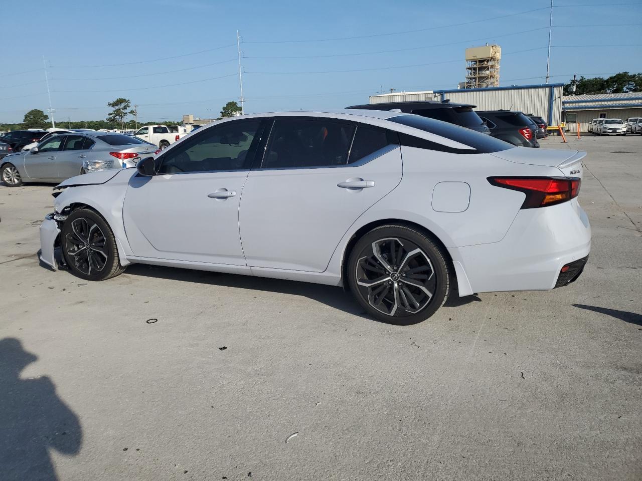 2025 Nissan Altima Sr - Фото 2