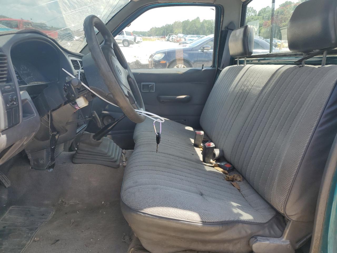 1995 Nissan Truck E/Xe - Image 7