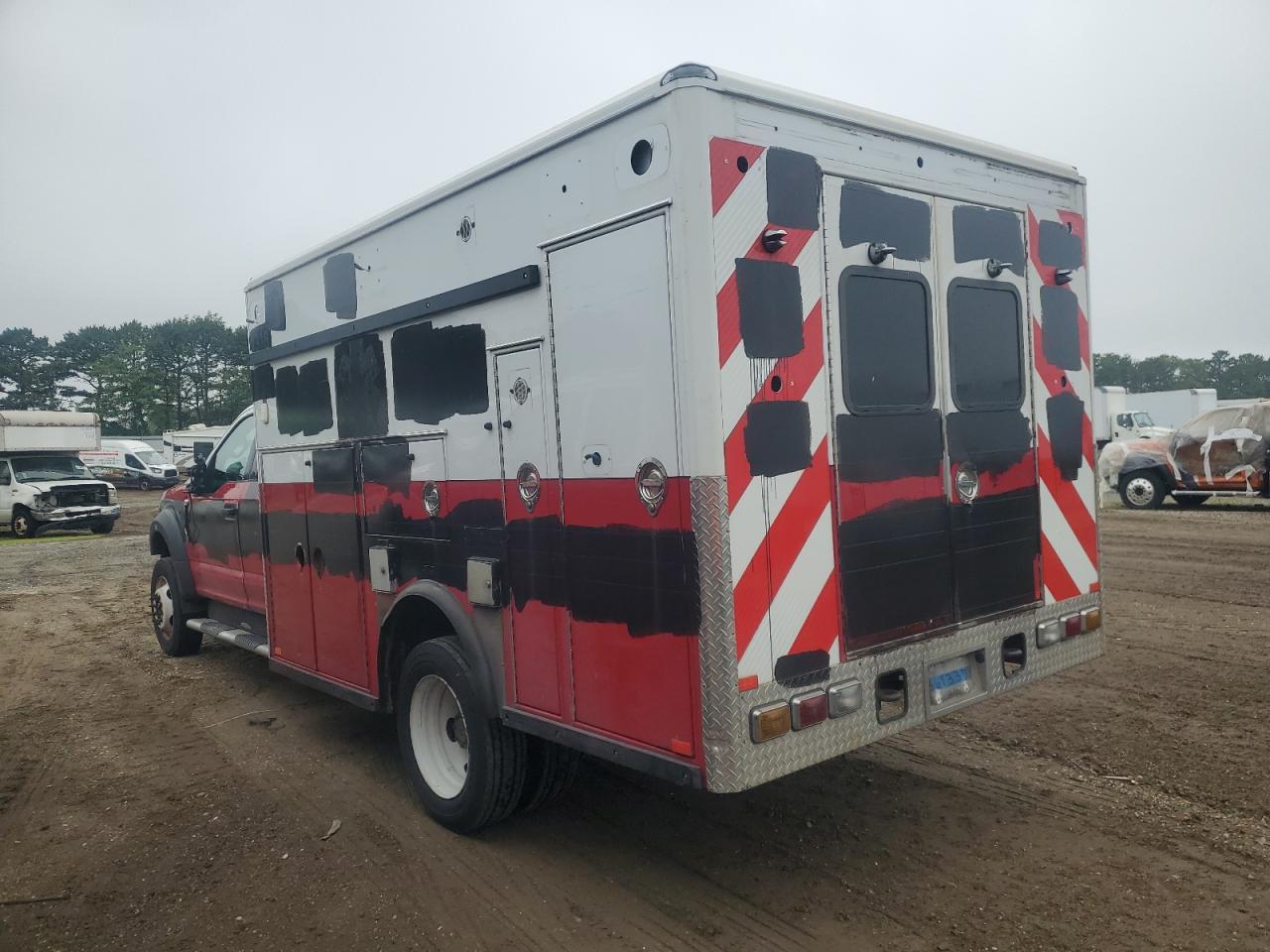 2017 Ford F550 Super Duty - Image 2