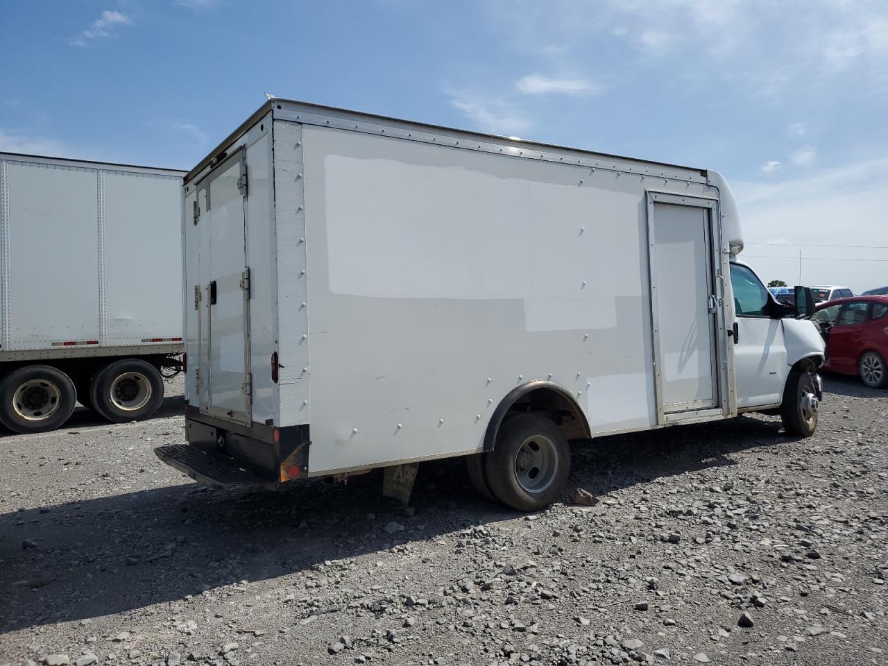 2020 GMC Savana Cutaway G3500 - Image 3