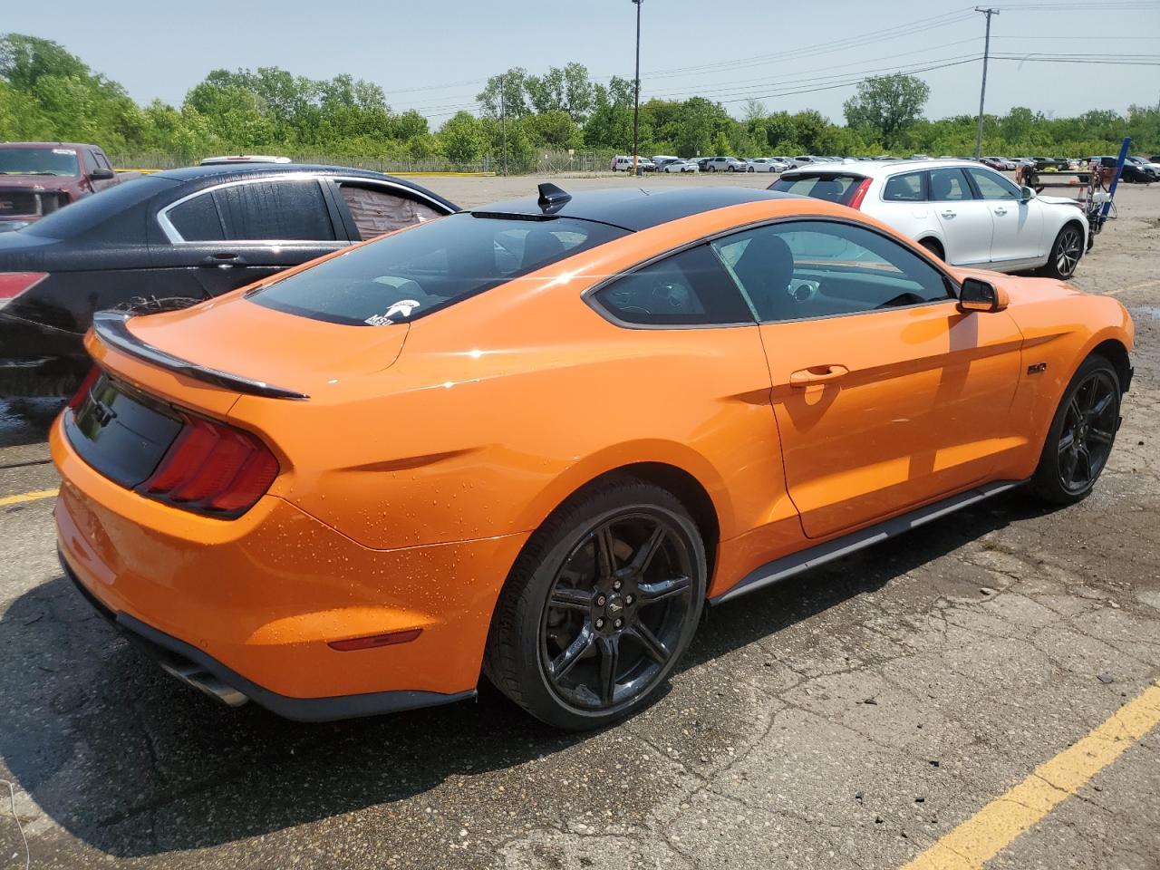 2020 Ford Mustang Gt - Фото 3