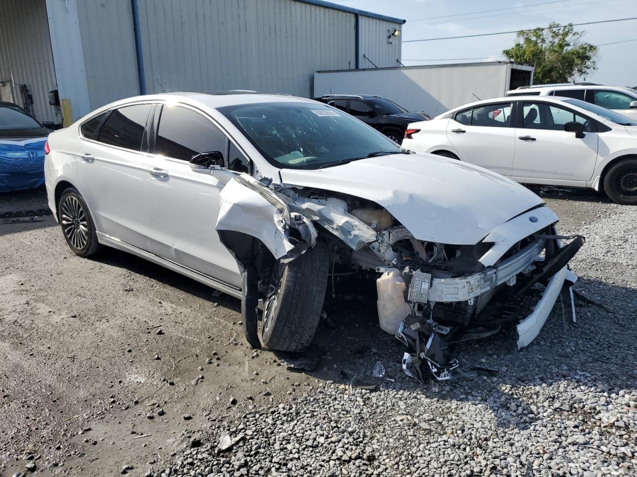 2018 Ford Fusion Titanium/Platinum - Image 4