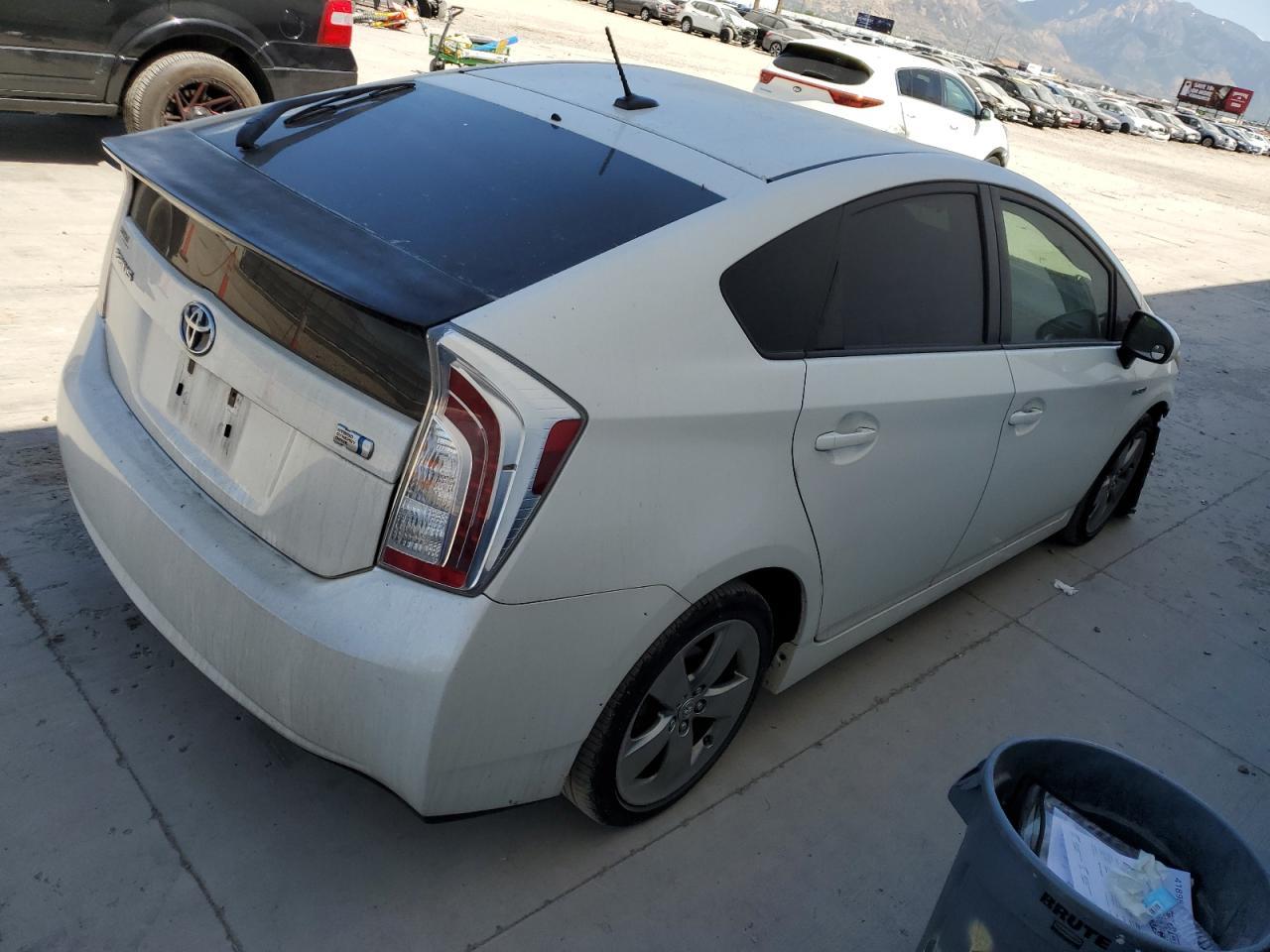 2013 Toyota Prius - Фото 3