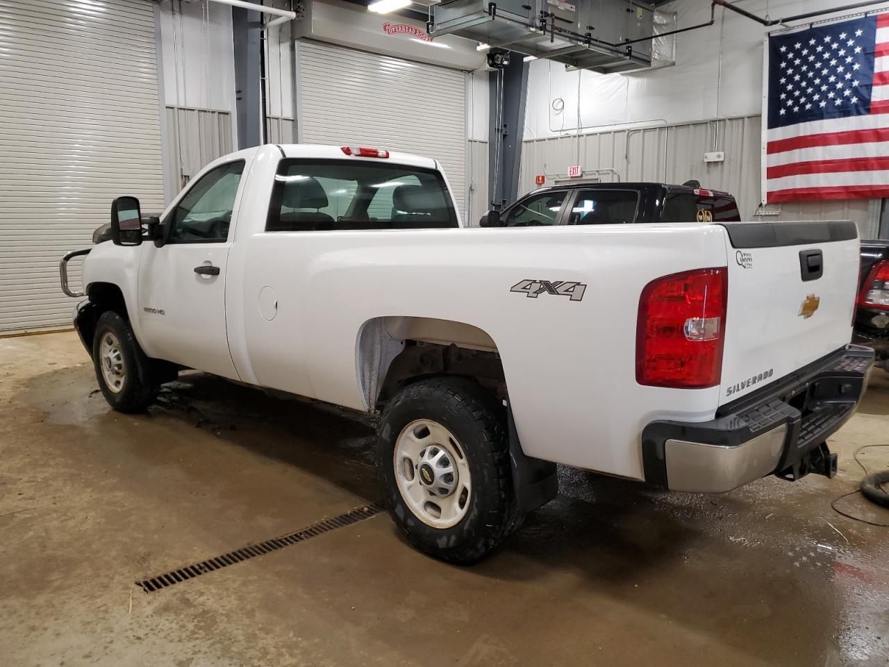 2014 Chevrolet 2500 - Image 2